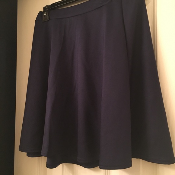 Boohoo Pop Skater Skirt - Picture 3 of 4